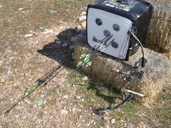 50 yard Robin Hood Shot with Series 22 Shafts and NAP QuikSpin Speed Hunter Vanes