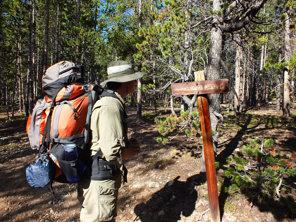 Dallen hiking into Stough Creek Basin with Alps Red Tail backpack