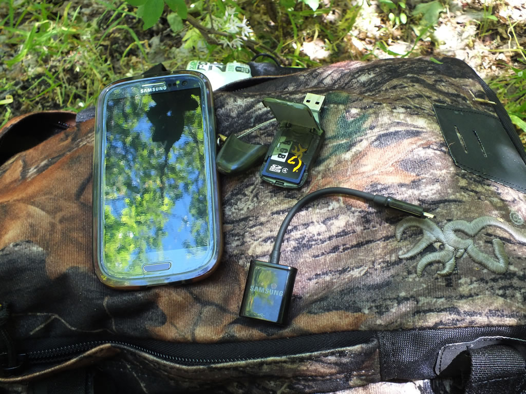 Galaxy S3 with USB adapter and SDHC card reader