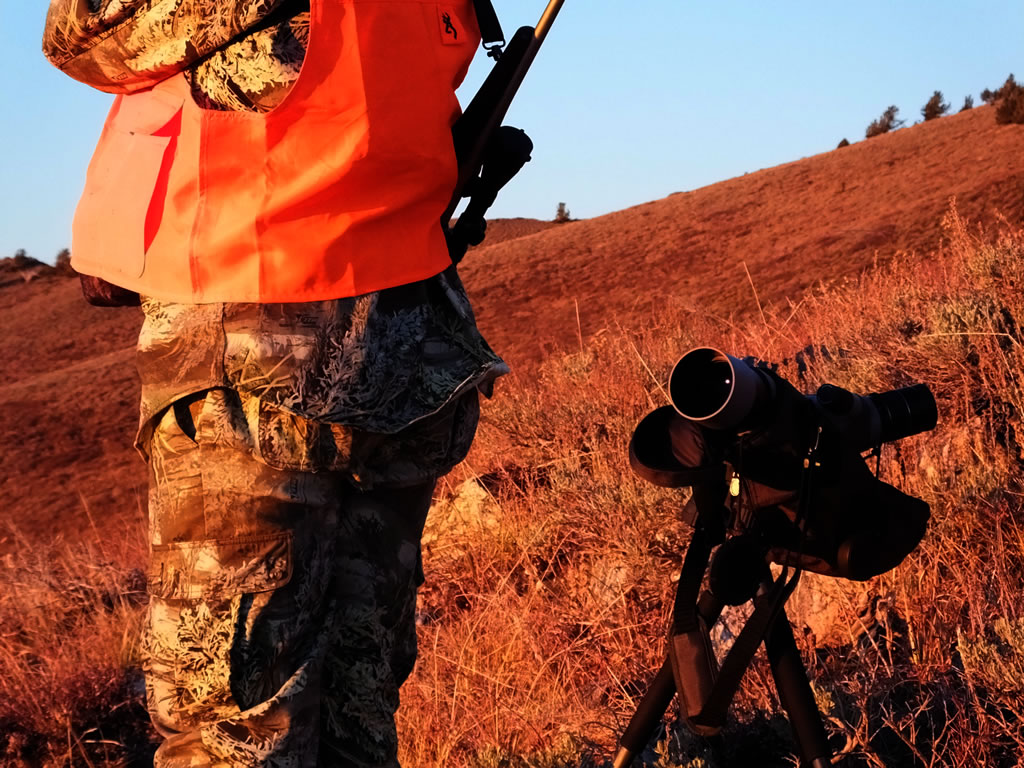 Glassing for mule deer Vortex Razor HD Spotting scope