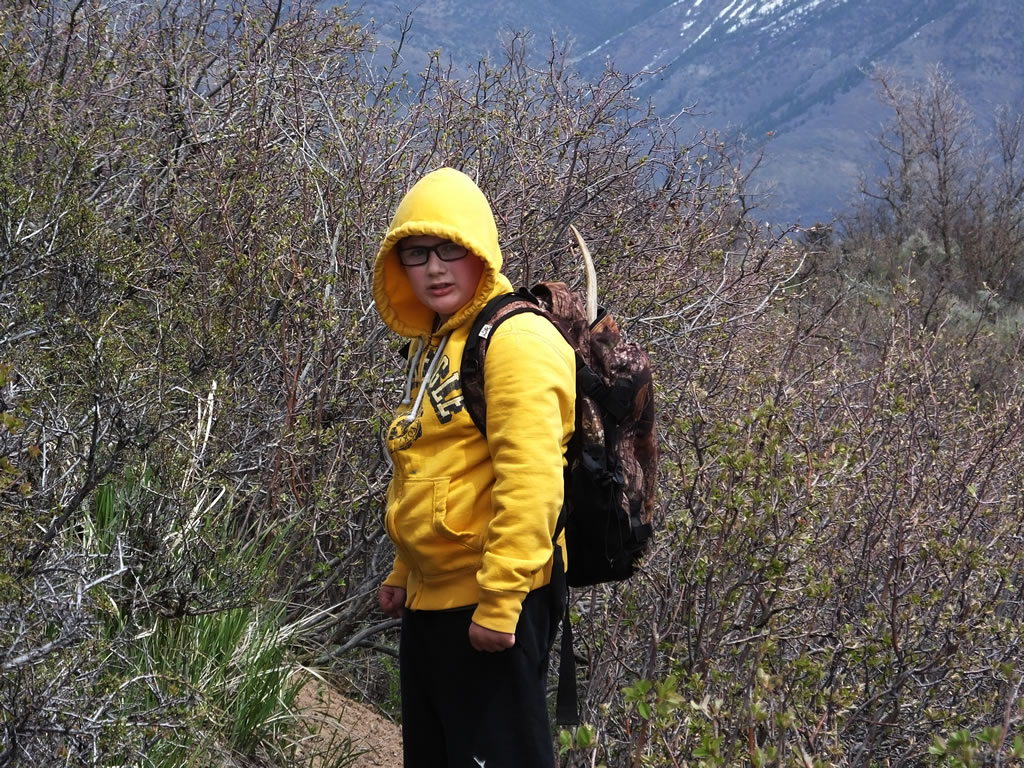 KB packing spike elk antlers