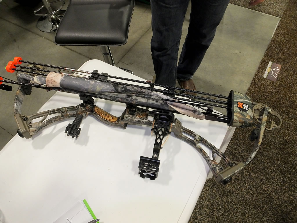 Poison Arrow Bow Mounted Elk Decoy