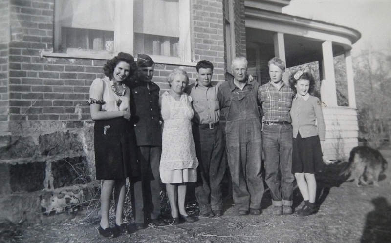Arnold and Inez's family - Durst Mountain CWMU