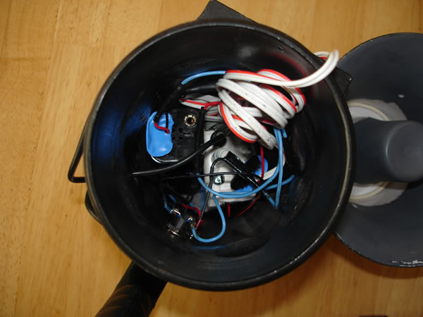 Inside Do-It-Yourself Homemade Electronic Coyote Predator Caller